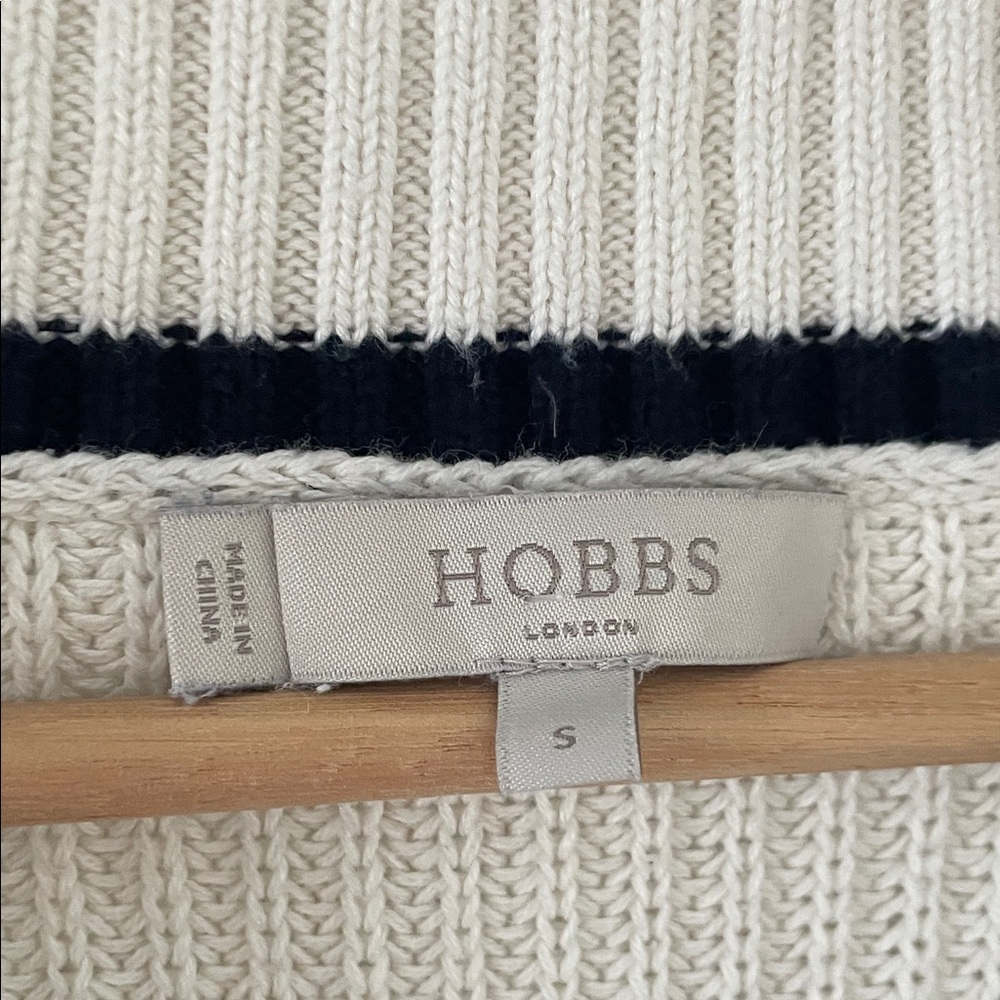 Hobbs London Elegant Cream V-Neck Sweater - Picture 2 of 5